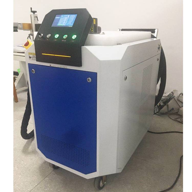 西安市碑林區(qū)工業(yè)清潔新篇章 初刻智能手持式激光清洗機高效除銹與潤滑油處理