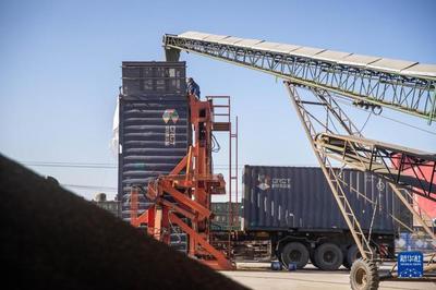 中國(guó)產(chǎn)糧第一大省秋糧收購有序展開，集裝箱購銷新模式助力效率提升